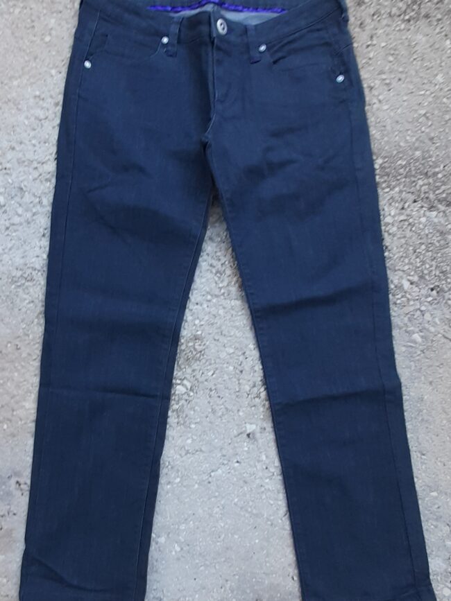 STAFF JEANS ΚΑΠΡΙ ΜΕ ΤΣΕΠΕΣ
