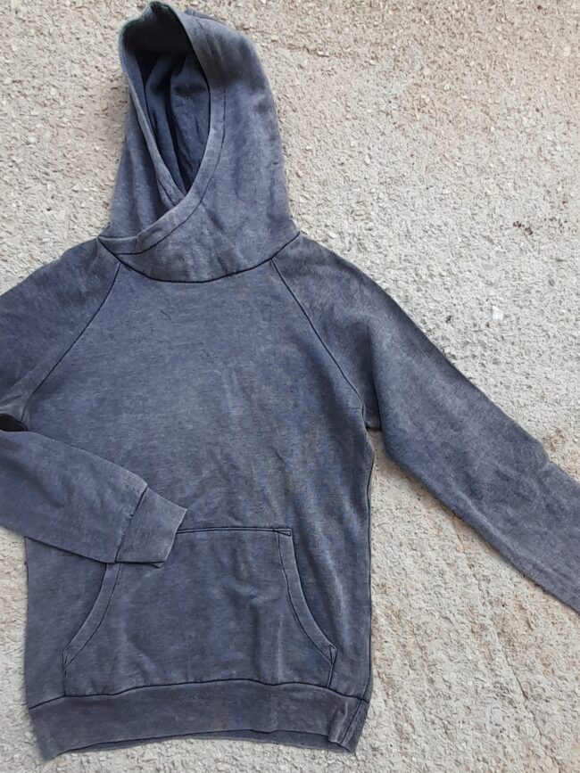 ΜΑΚΡΥΜΑΝΙΚΟ ΑΘΛΗΤΙΚΟ ΛΕΠΤΟ ΦΟΥΤΕΡ ΜΕ ΚΟΥΚΟΥΛΑ