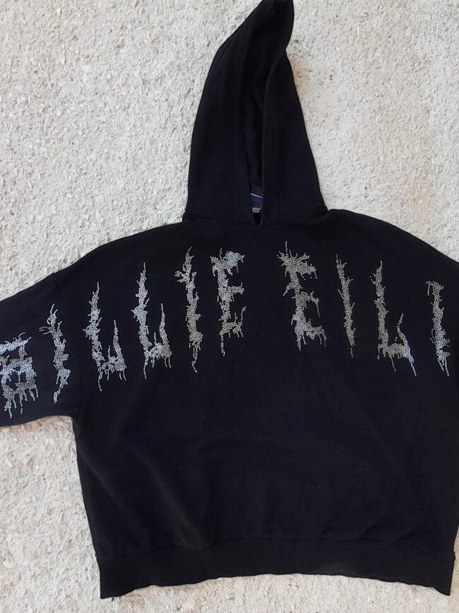 BILLIE EILISH ΜΑΚΡΥΜΑΝΙΚΟ ΦΟΥΤΕΡ ΜΕ ΚΟΥΚΟΥΛΑ